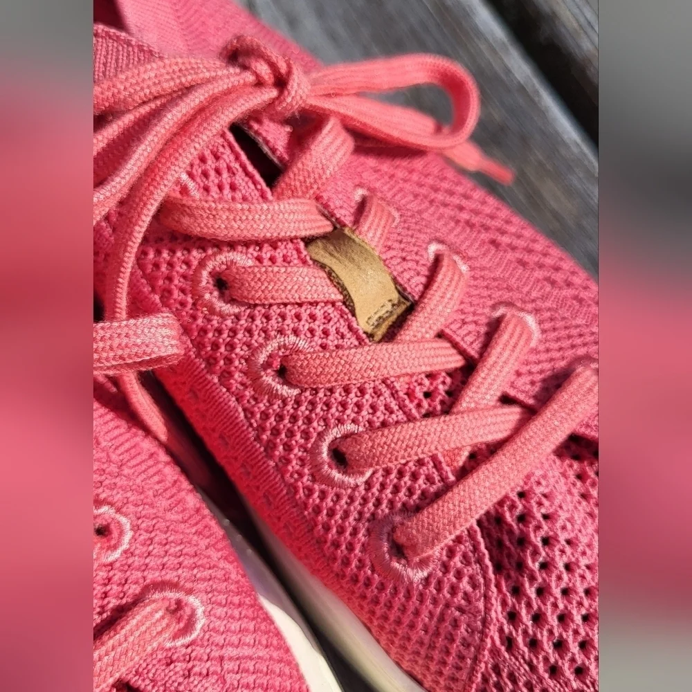 Sofft Somers Knit Coral Cushion Sneaker